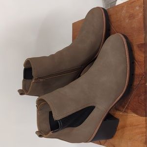 Naturalizer Ankle Boots